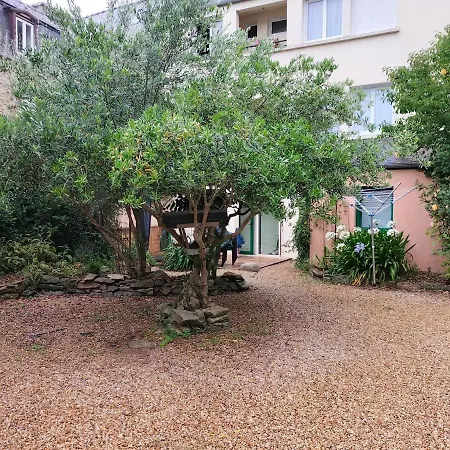 Au Centre Avec Un Beau Jardin Prive Lannion